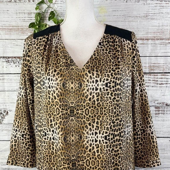 The Limited Blouse Top size Medium Cheetah Leopard Career Church Jungle Modest - Picture 3 of 13